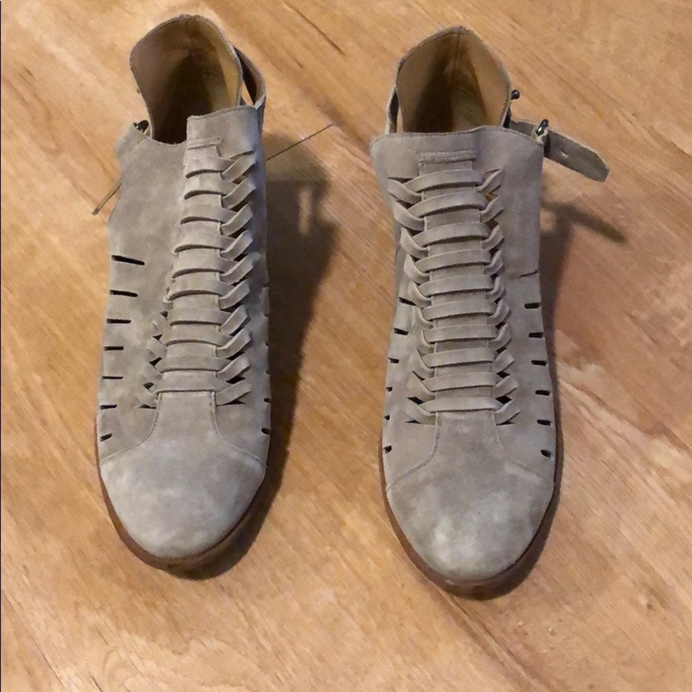 Sam Edelman Grey suede booties